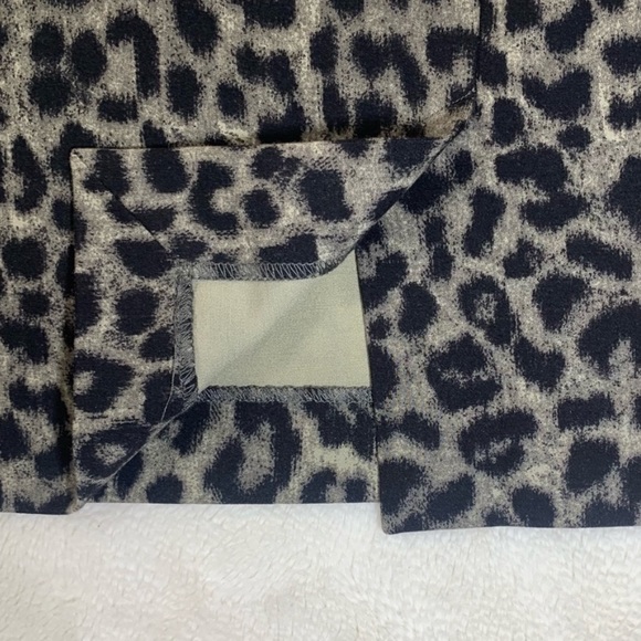 CAbi Leopard Jungle Grey Neutral Animal Print Exposed Zipper Skirt with Pockets - Picture 11 of 13